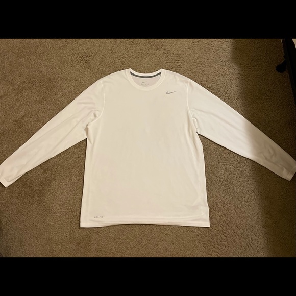 HUGE MOVING AWAY SALE! Nike Dri-Fit Long Sleeve - Picture 1 of 4